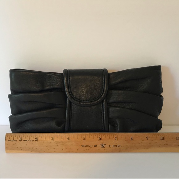 Banana Republic leather clutch - Picture 3 of 9